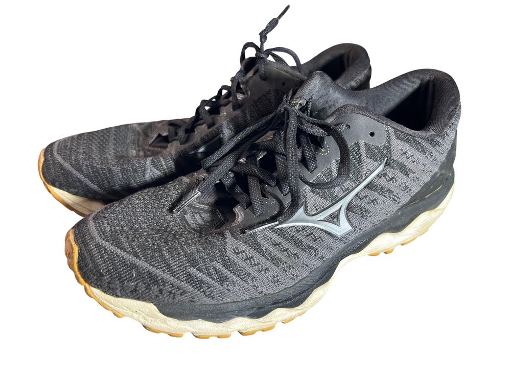 Mizuno Wave Sky 4 Waveknit black gray running shoe mens 10.5